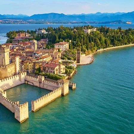 Touristic Apartment "Agata" Sirmione Bagian luar foto