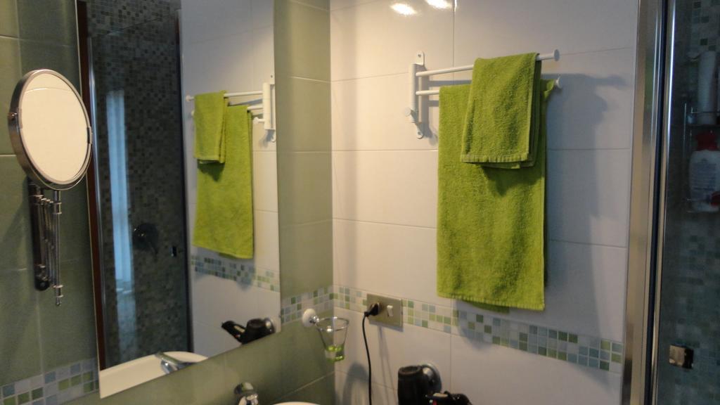 Touristic Apartment "Agata" Sirmione Ruang foto